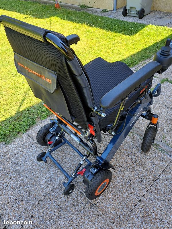 Fauteuil roulant électrique (image 2)