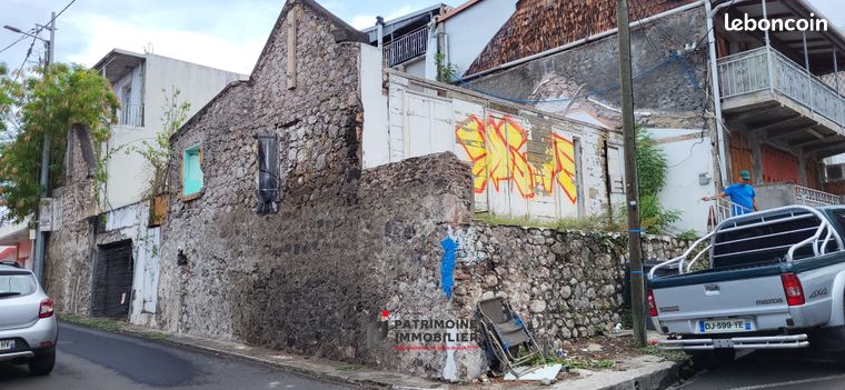 Terrain 177 m² Basse-Terre