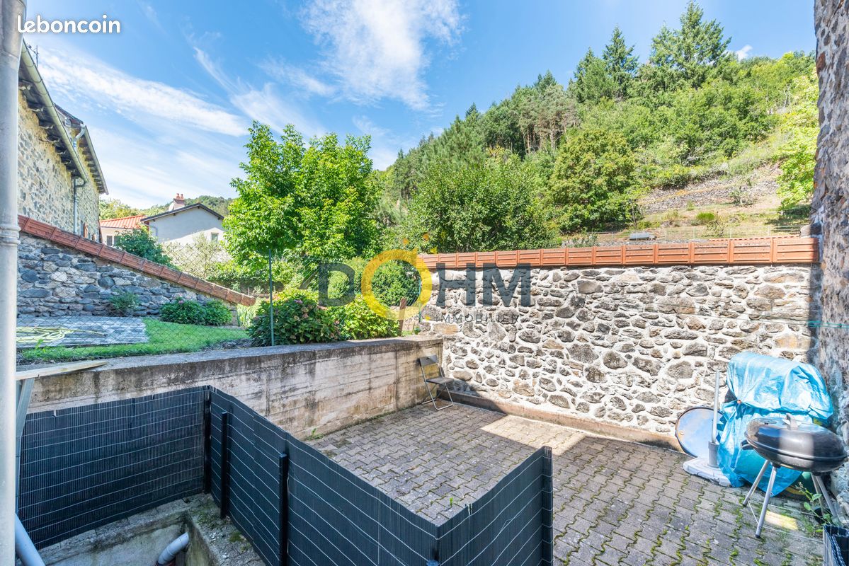 Maison 5 pièces 94 m² · à Massiac · 94 m² · 99 000 €