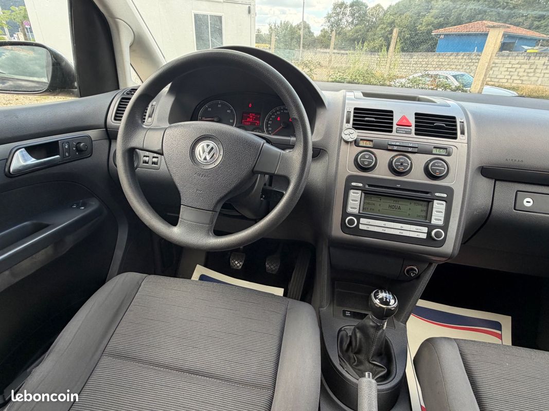 Volkswagen Touran 1.9 TDI Trendline (image 12)