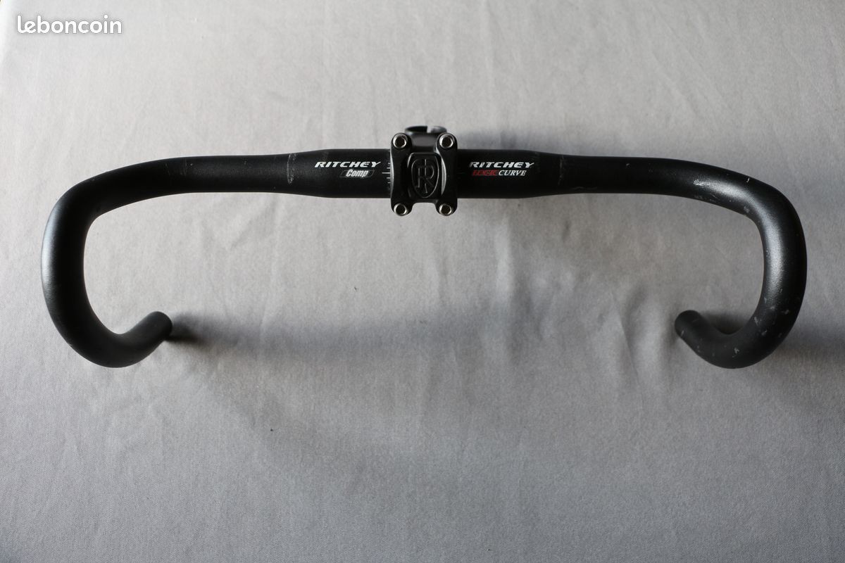 Cintre et potence vélo de route (D'occasion) à Attalens pour CHF 25 Cintre et potence vélo de route (D'occasion) à Attalens pour CHF 25