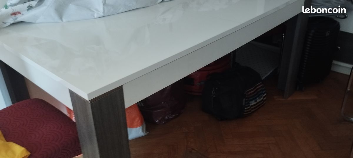 Table + chaises (image 1)