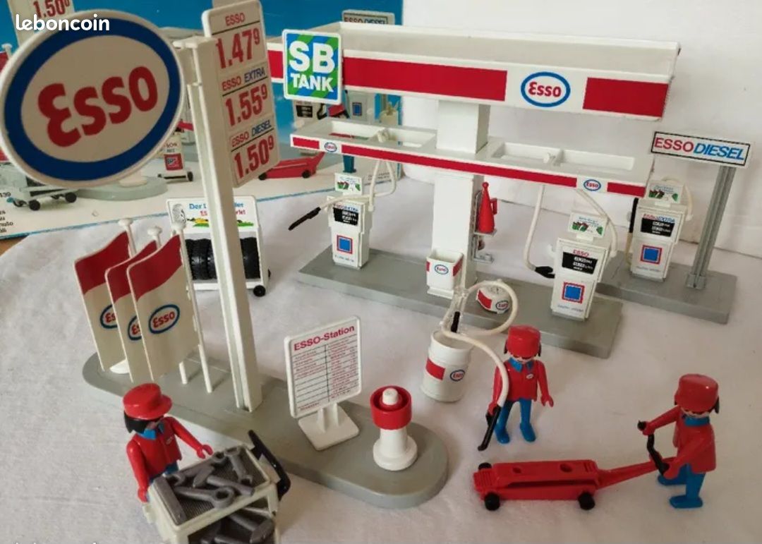 Playmobil station essence esso pour compléter votre ville voiture