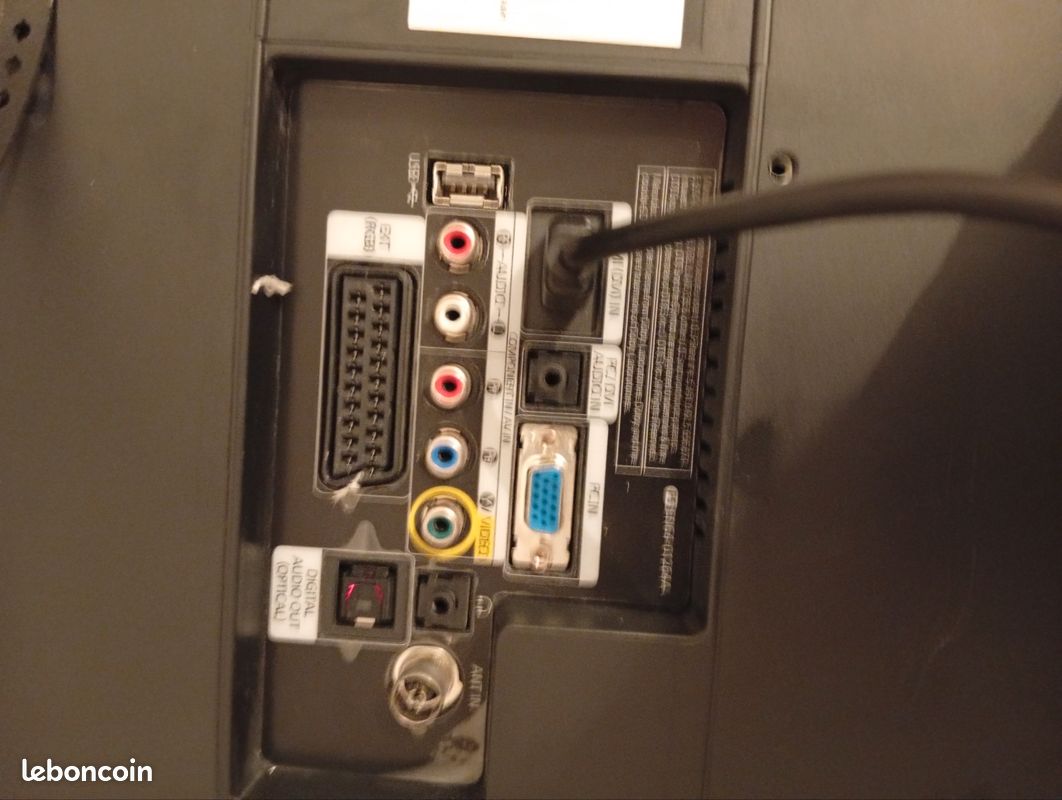 Télé Samsung négociable utiliser 1ans marche très bien 😊 en profiter avec jerôme (image 2)