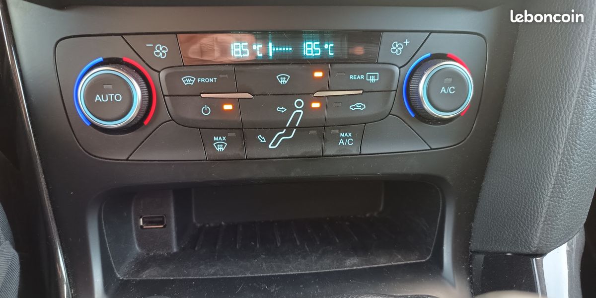 FORD FOCUS TDCI 120CV suréquipée GARANTIE 12 MOIS (image 9)
