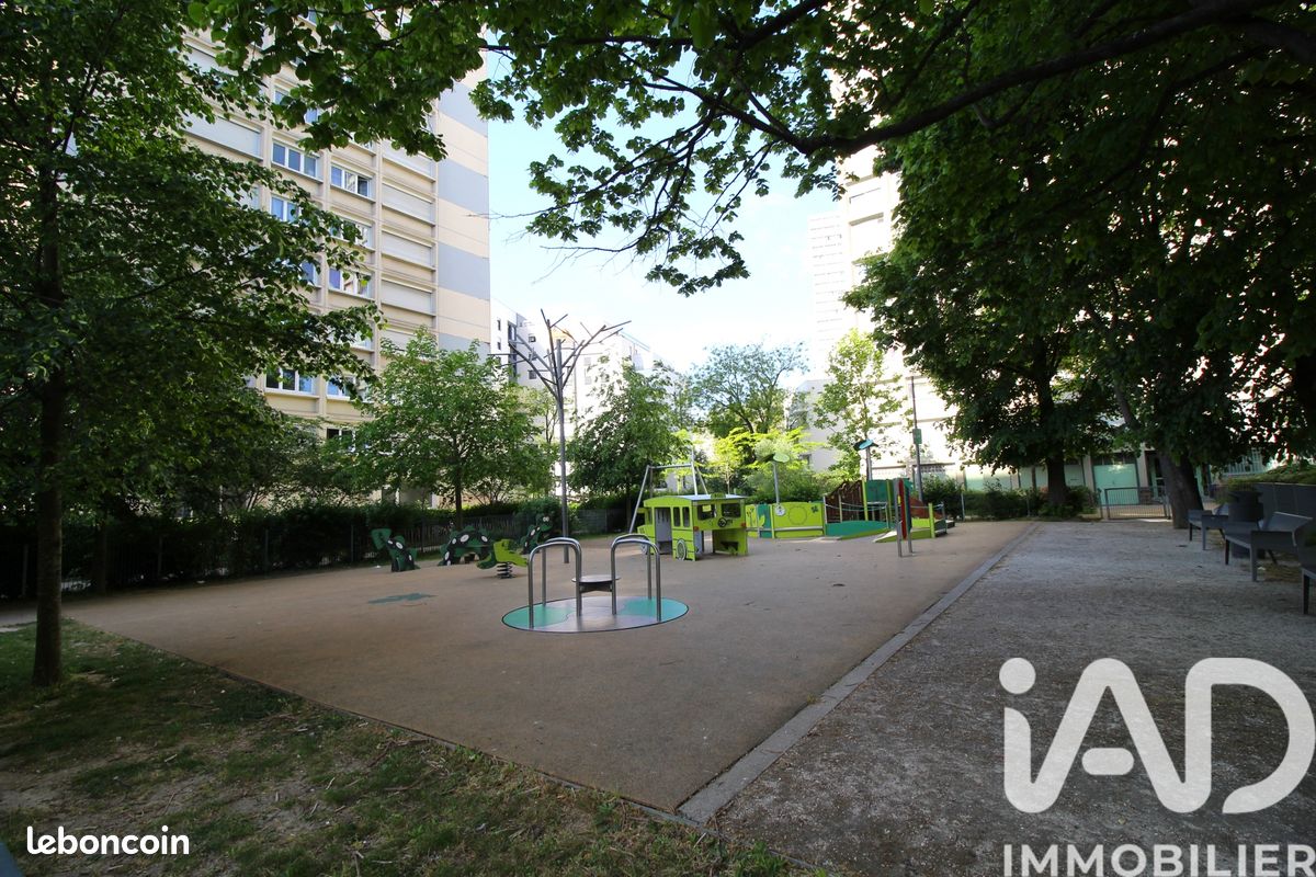 Local commercial 5 pièces 95 m² · à Colombes · 95 m² · 249 000 €