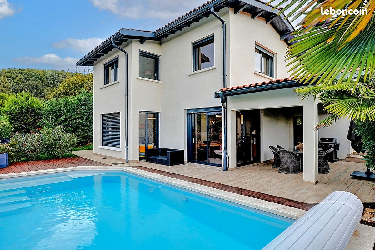 Maison 5 pièces 200 m² · à Saint-Cyr-au-Mont-d'Or · 200 m² · 1 190 000 €