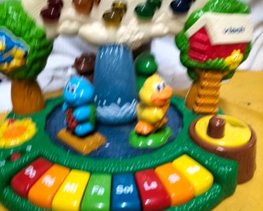 Manège enfants fait de la musique et s'allume Jeux Jouets