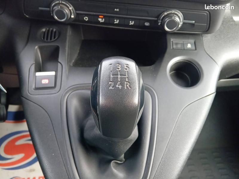 Citroen Berlingo Van 10 825 HT M 1.5 BlueHDi 100 CV Club 3 Places (image 17)
