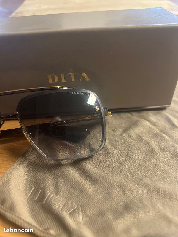 Lunettes De Soleil Dita Mach 6 Homme - Monture Titane Dorée, Verres Gris Dégradés - Occasion Parfait état