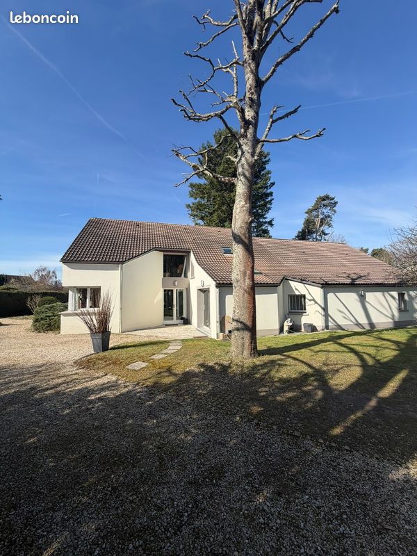 Maison 7 pièces 220 m² · à Bois-le-Roi · 220 m² · 860 000 €
