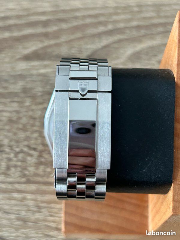 Tudor Black Bay One 39 (image 4)