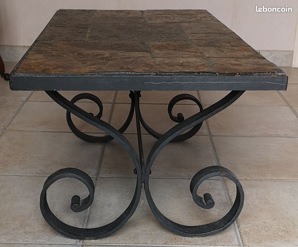 Table basse en fer forgé et pierre naturelle (image 1)