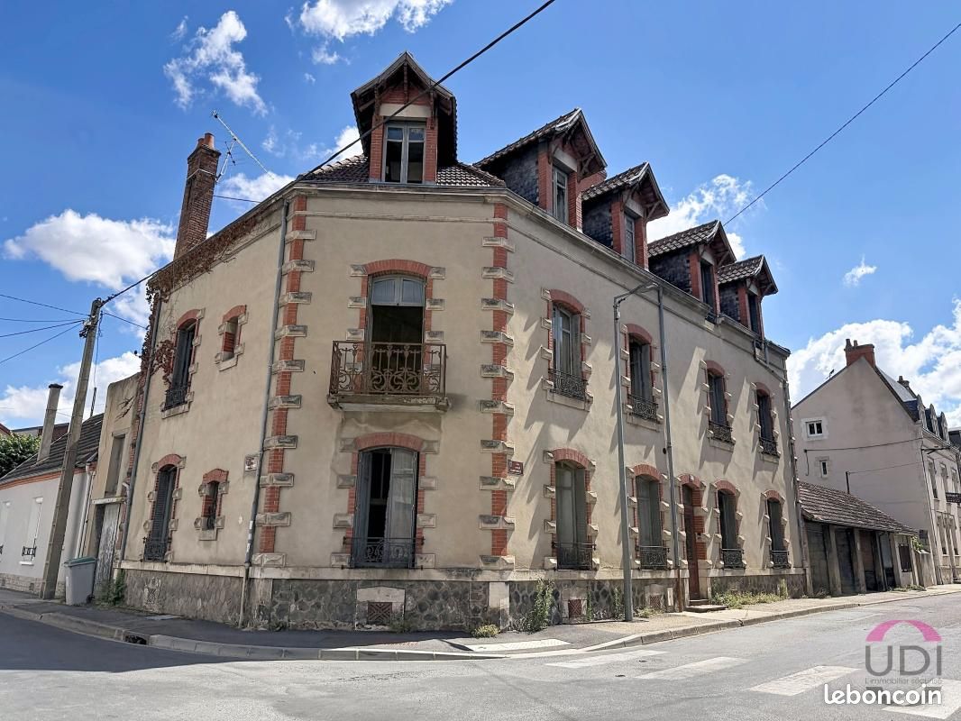 Immeuble 300 m² · à Montluçon · 300 m² · 119 900 €