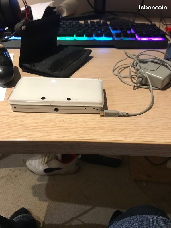 Nintendo DS 3D (image 1)