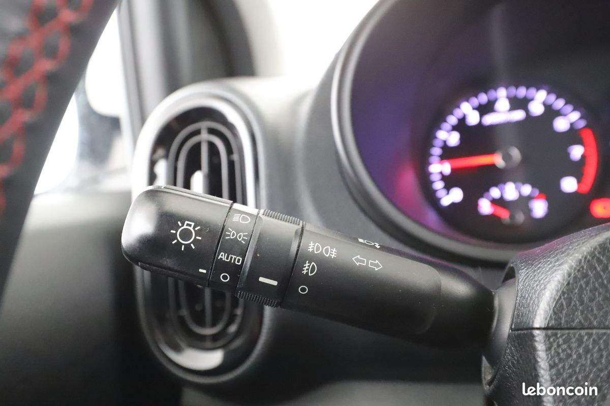 Kia Picanto 1.2 GT Line Auto 84 ch (image 23)