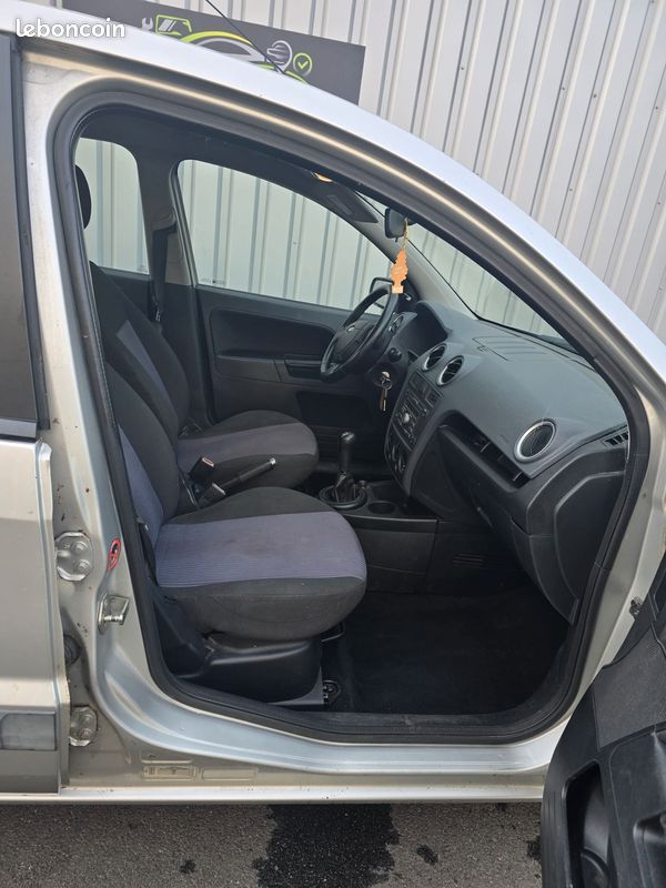 Ford Fusion 1.4 tdci ( Dans l'état ) (image 11)