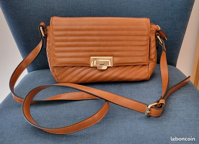 Sac à Main Marron Occasion Avon - Cuir Synthétique, Doublure Tissu, Bon état Général