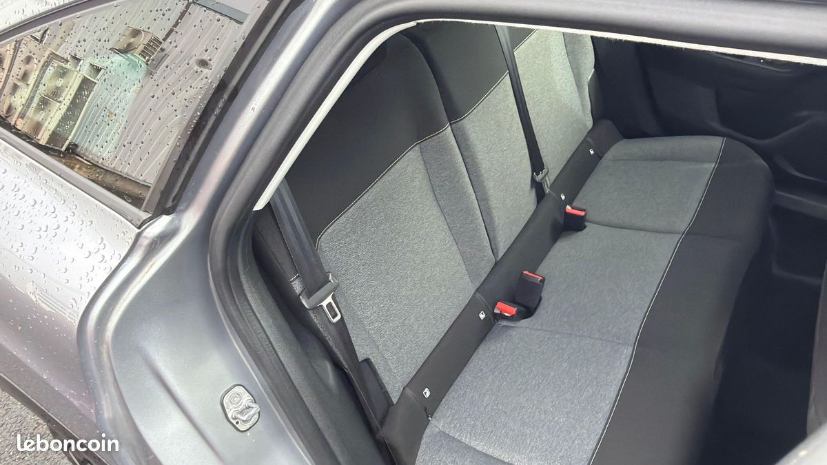 CITROEN C4 PureTech 130 S&S EAT8 Feel (image 25)