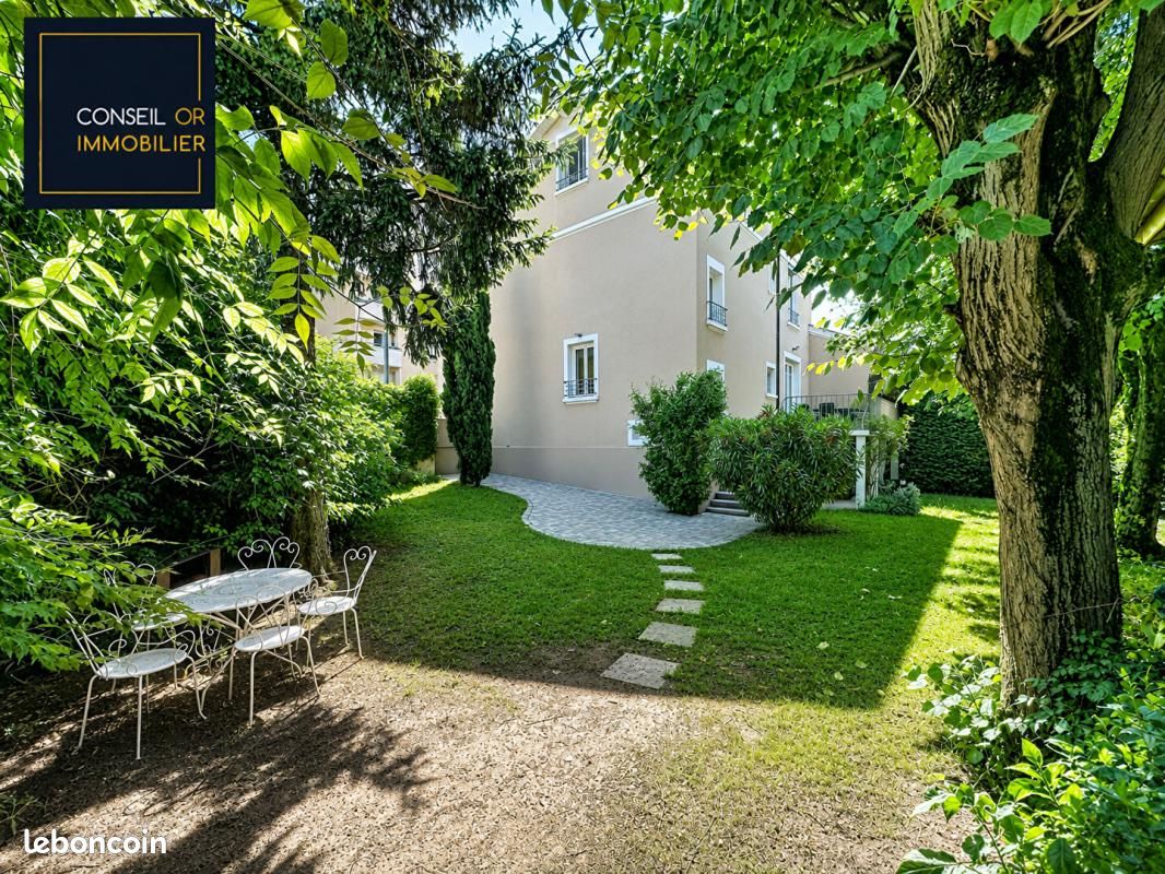 Maison 7 pièces 208 m² · à Oullins-Pierre-Bénite · 208 m² · 1 045 000 €