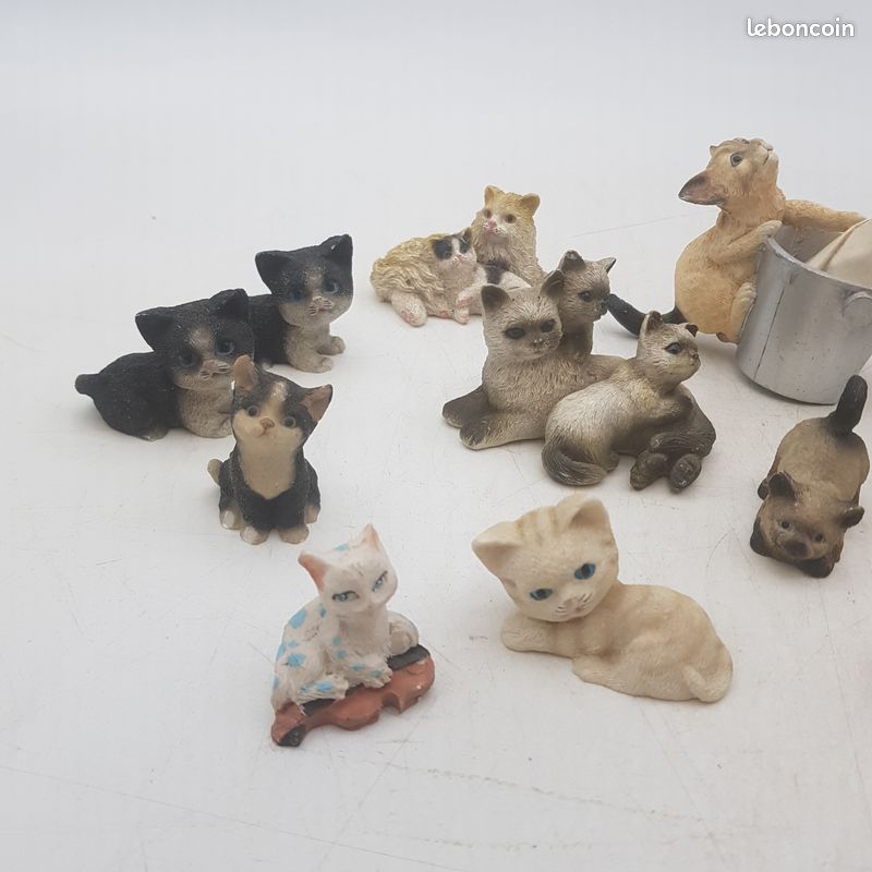 Lot de 13 figurines de chats (image 3)
