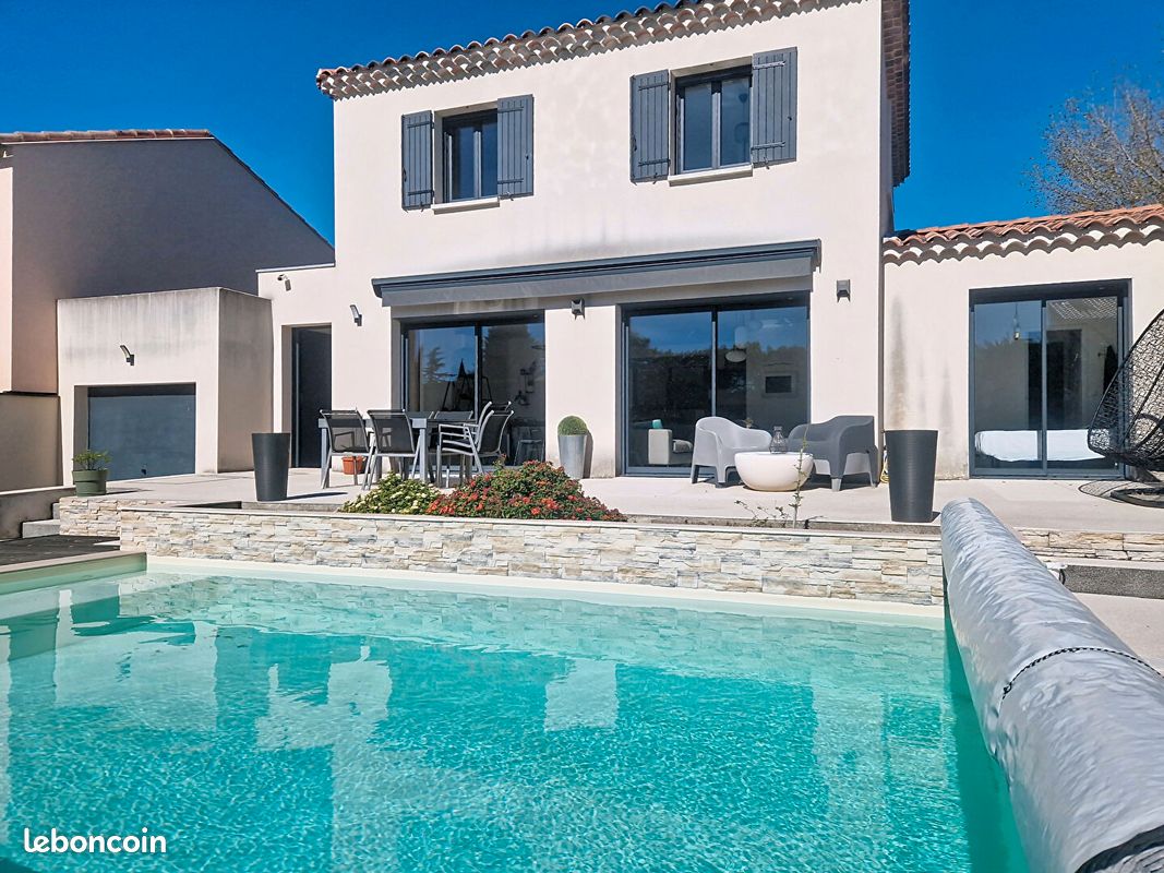 Maison 5 pièces 112 m² · aux Angles · 112 m² · 453 000 €