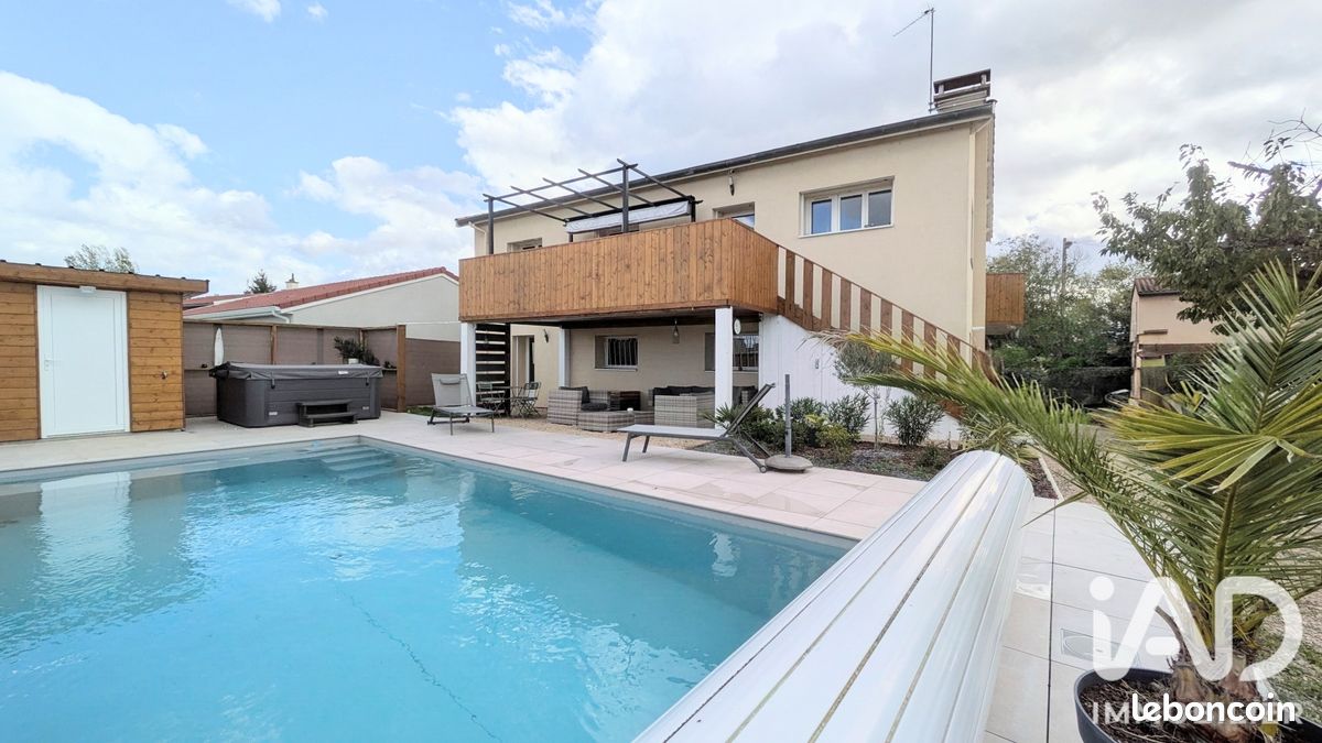 Maison 5 pièces 147 m² · à Saint-Just-Saint-Rambert · 147 m² · 395 000 €