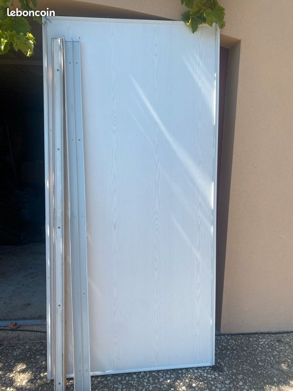 Portes de placard coulissante avec rail (image 1)