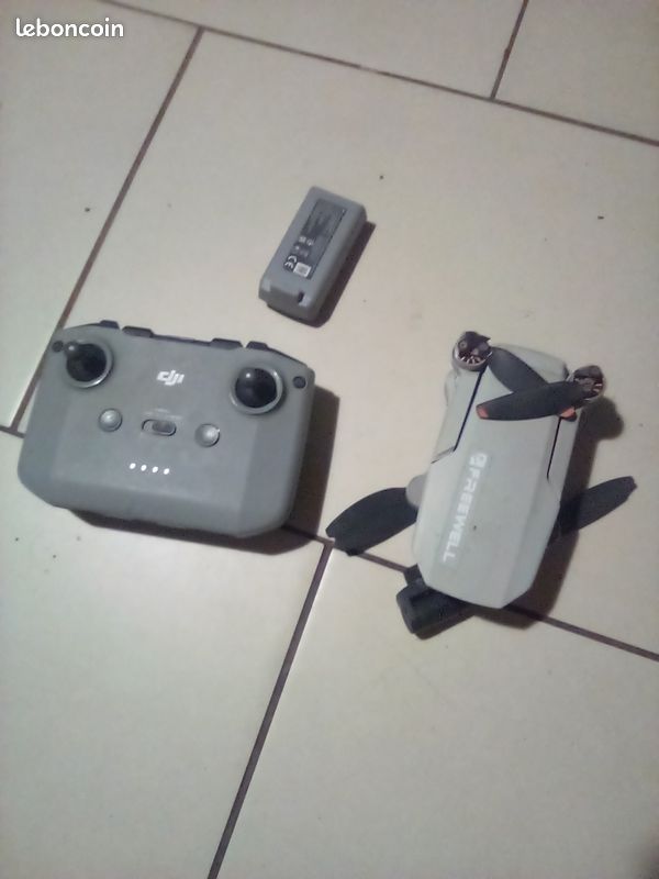 Manette batterie drone (image 1)