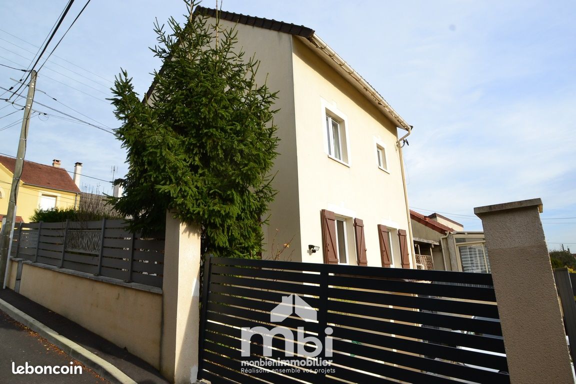 Maison 4 pièces 90 m² · à Fosses · 90 m² · 1 350 €/mois