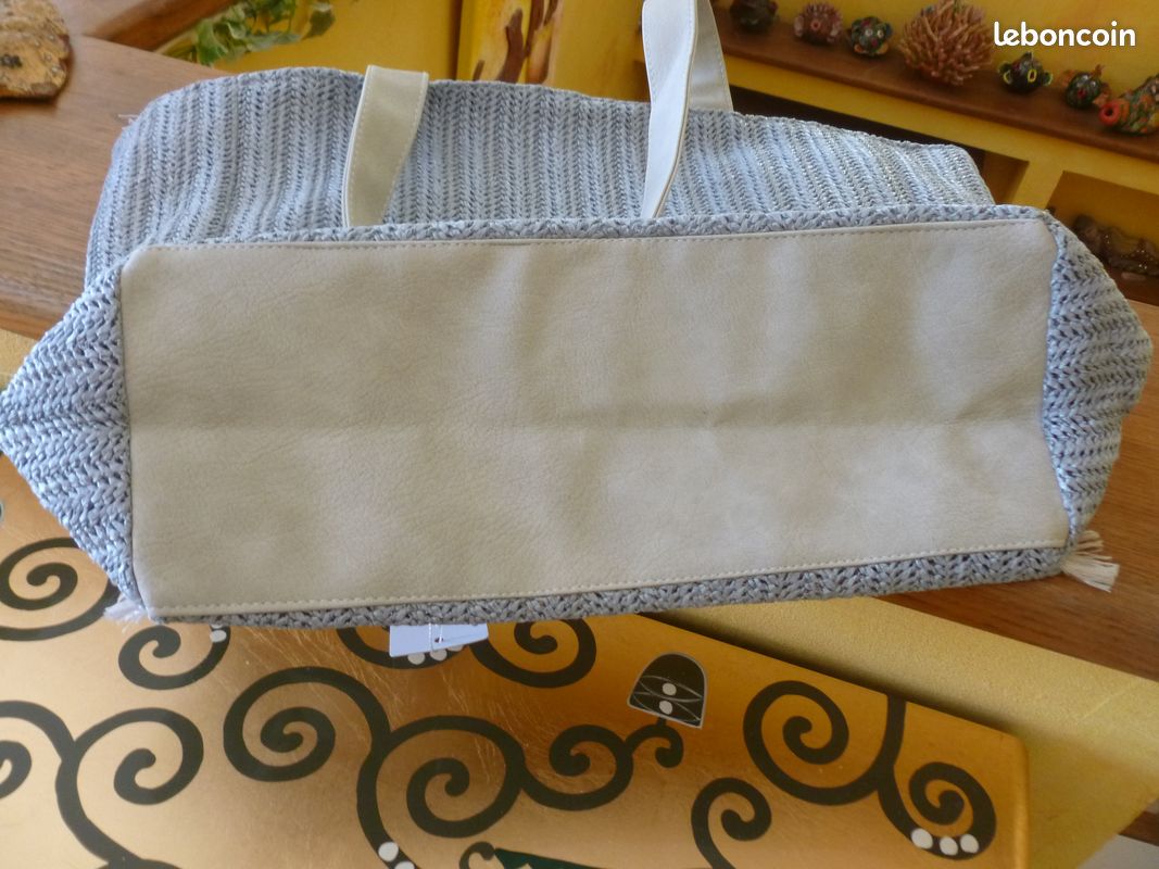 Très joli et original sac gris (image 5)