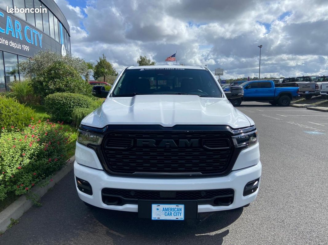 Dodge ram 1500 crew cab bighorn night edition (image 9)