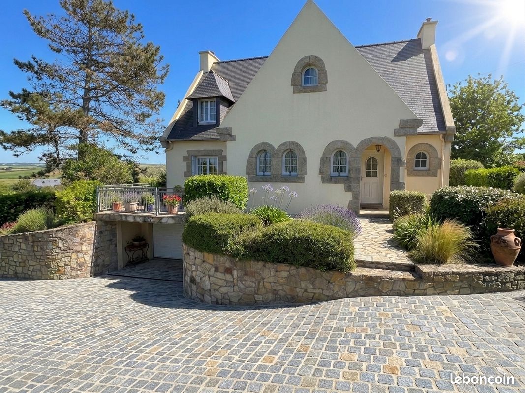 Maison 8 pièces 147 m² · à Camaret-sur-Mer · 147 m² · 399 000 €