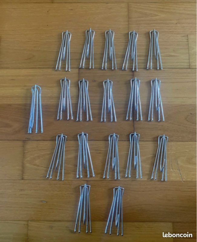Lot de 18 crochets d’attaches pour rideaux (image 1)