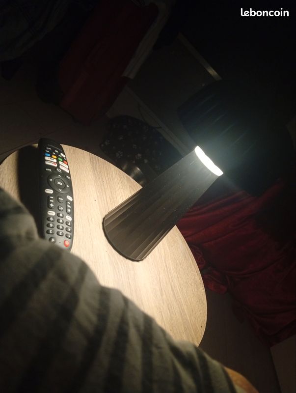 Lampe tactile avec variateur de lumière (image 1)
