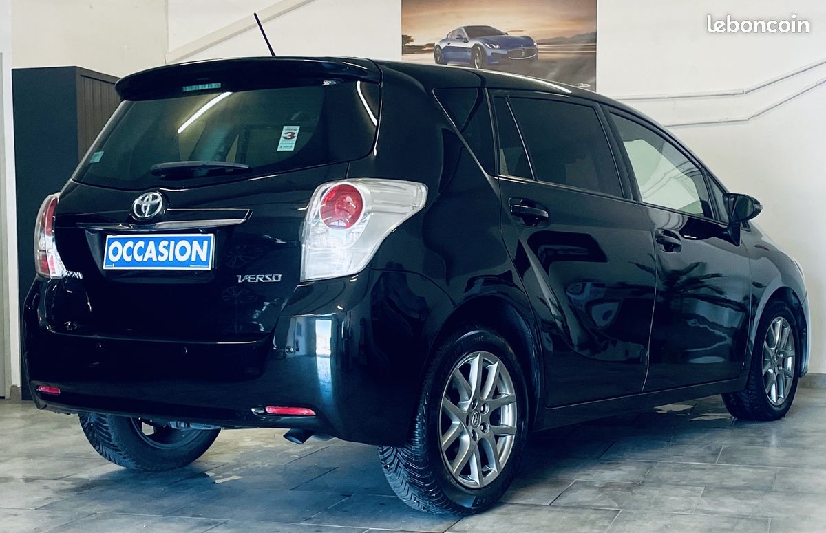 Toyota VERSO 124 D-4D SKYVIEW 5 PLACES (image 7)