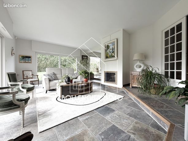 Maison 9 pièces 300 m²