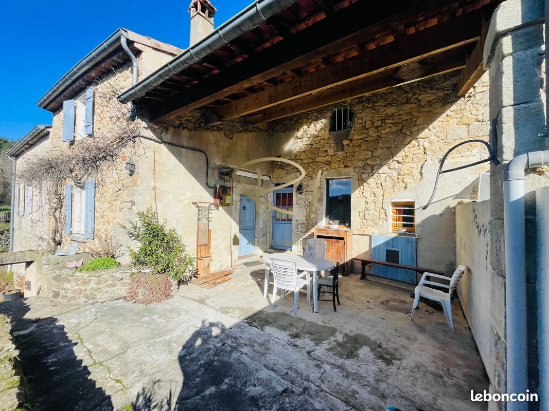 Maison 3 pièces 92 m² · à Joannas · 92 m² · 110 000 €