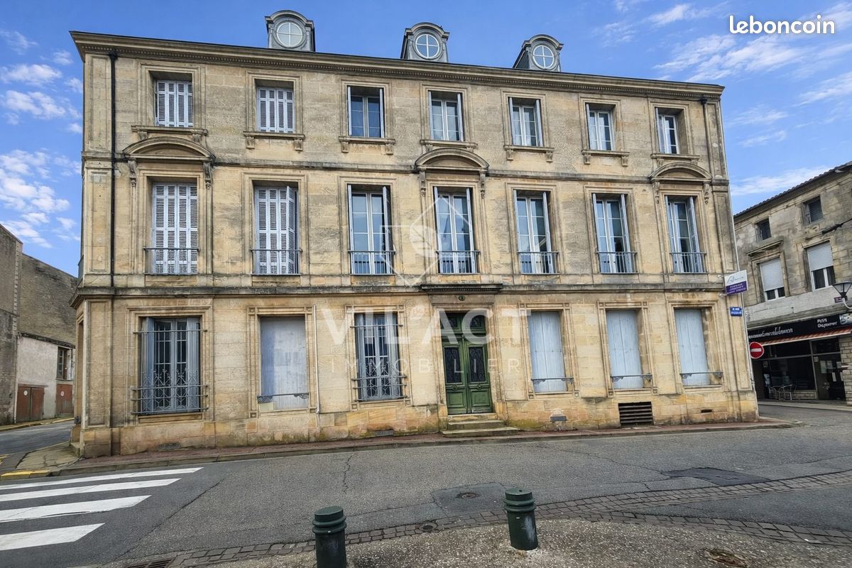 Immeuble 387 m² · à Pauillac · 387 m² · 452 000 €