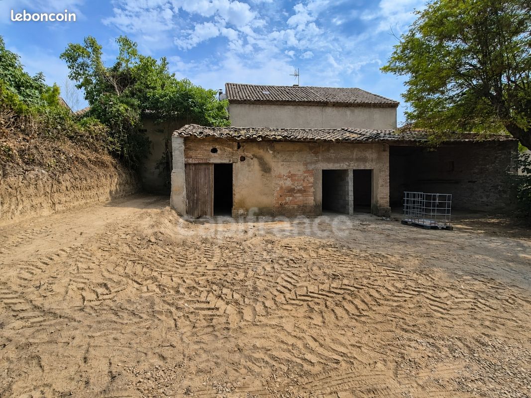 Maison 1 pièce 45 m² · à Saint-Geniès-de-Comolas · 45 m² · 79 000 €