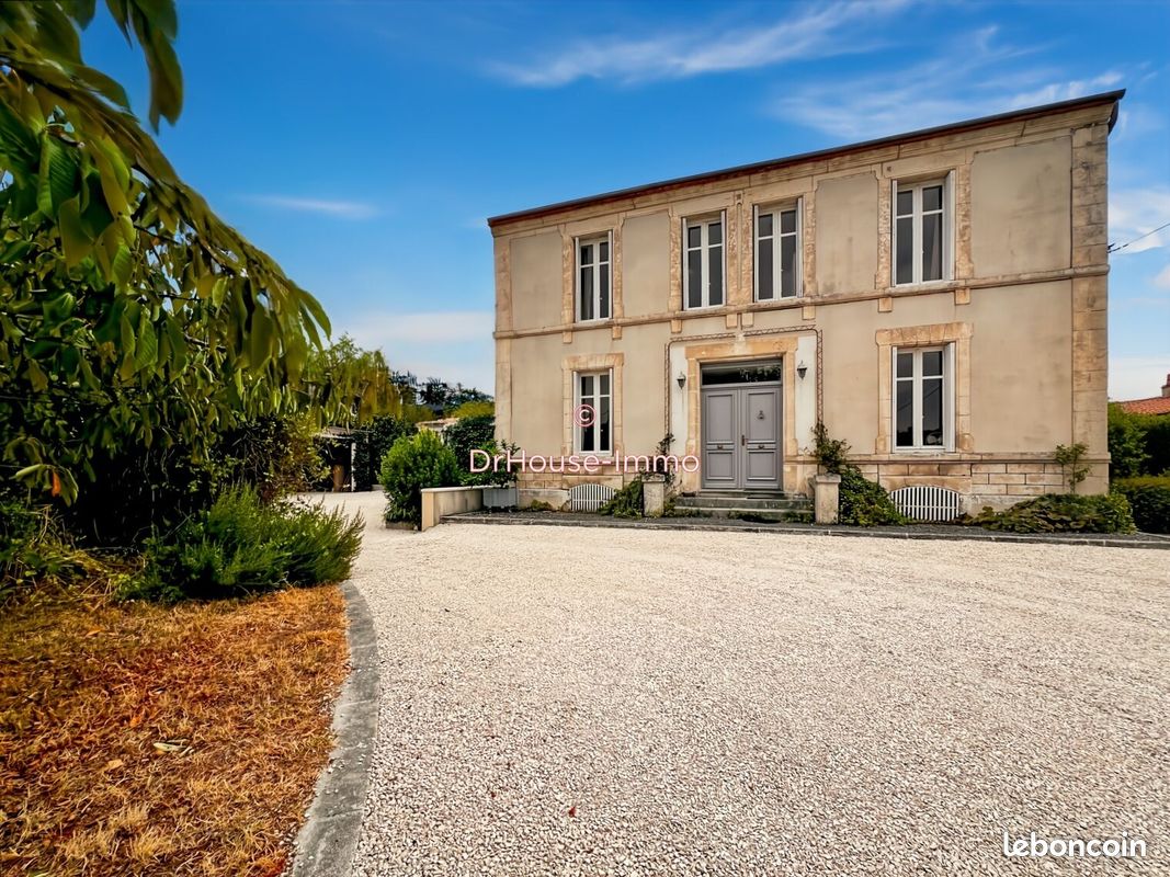 Maison 7 pièces 205 m² · à Gond-Pontouvre · 205 m² · 349 700 €