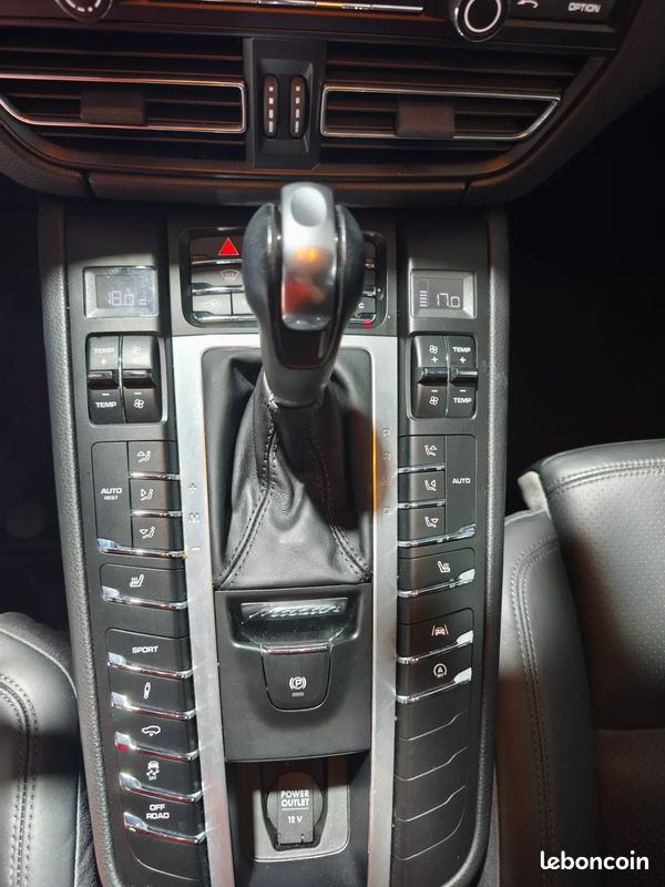 PORSCHE Macan S 3.0 354ch - 2019 - 78 000 km - Suivi complet - Porsche approuved - (image 32)