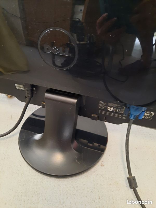 Ecran Dell 24" ST2420L (image 2)