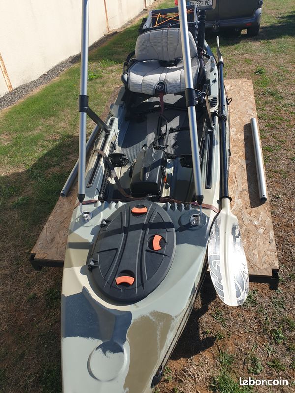 Kayak (image 1)