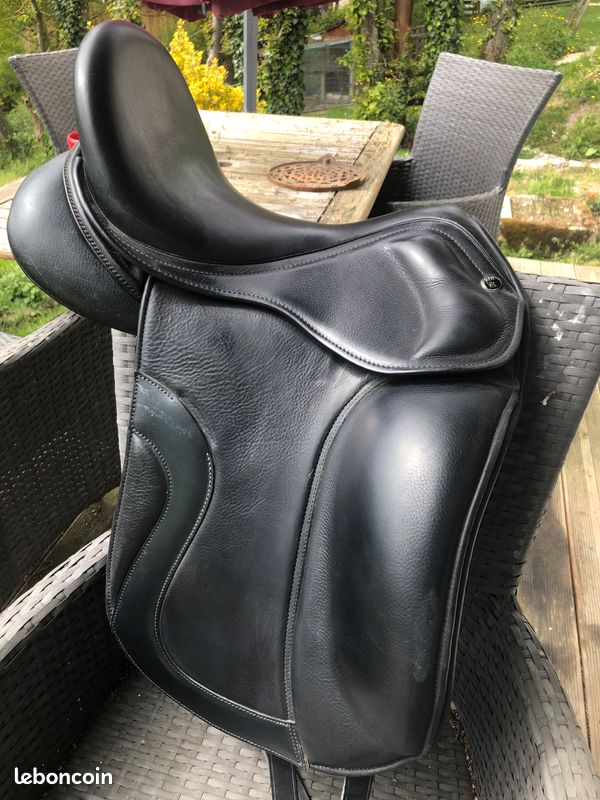 Lot De 4 Coussinets De Selle De Dressage - État Scolaire - Occasion