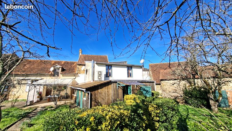 Opportunité- Belle maison avec dépendances et Jardin à Parnac - proche accès A20 Eguzon