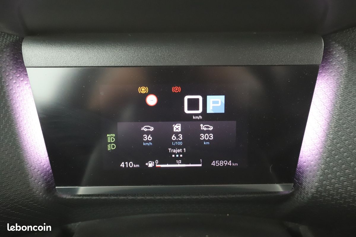 Citroen C4 X 1.5 Blue-HDi Max EAT8 131 ch (image 16)