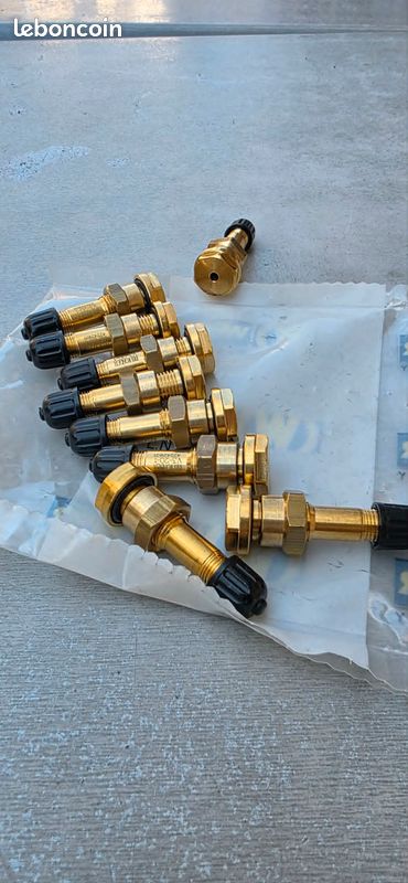 Valve jante a base creuse référence 964 (image 1)