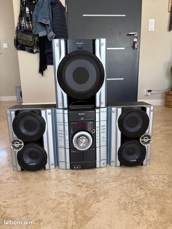 Chaîne Hi-Fi Sony MHC-RG220 - Puissante avec Caisson de Basses (image 1)