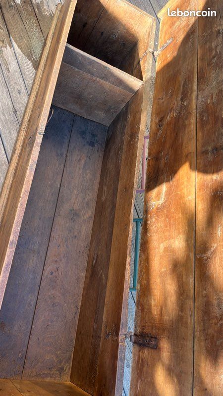 Vend grand coffre ancien en bois (image 4)